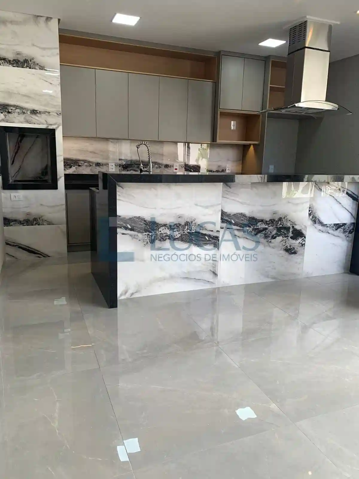 Casa de Condomínio com 3 quartos à venda, 190m² — foto 3 de 7