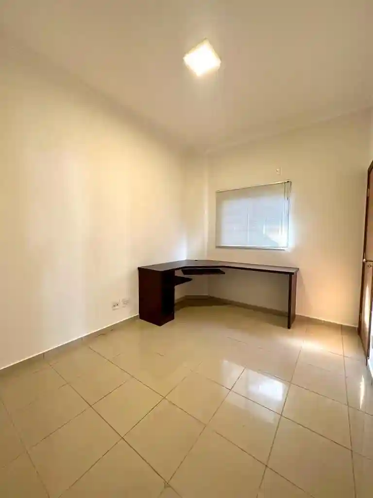 Casa de Condomínio com 3 quartos para aluguel, 320m² — foto 17 de 27