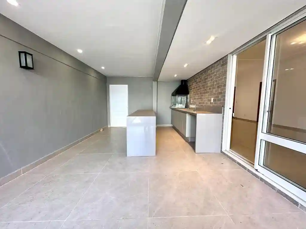 Casa de Condomínio com 3 quartos para aluguel, 320m² — foto 25 de 27