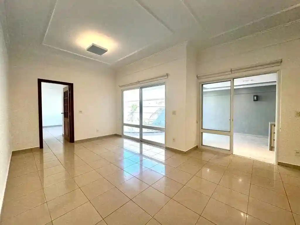 Casa de Condomínio com 3 quartos para aluguel, 320m² — foto 7 de 27