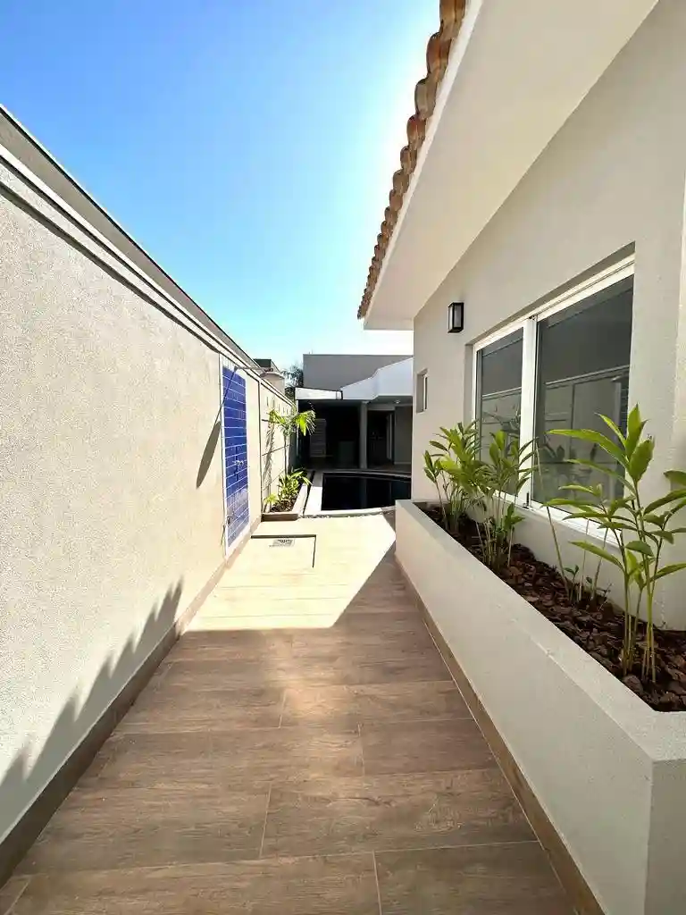 Casa de Condomínio com 3 quartos para aluguel, 320m² — foto 26 de 27