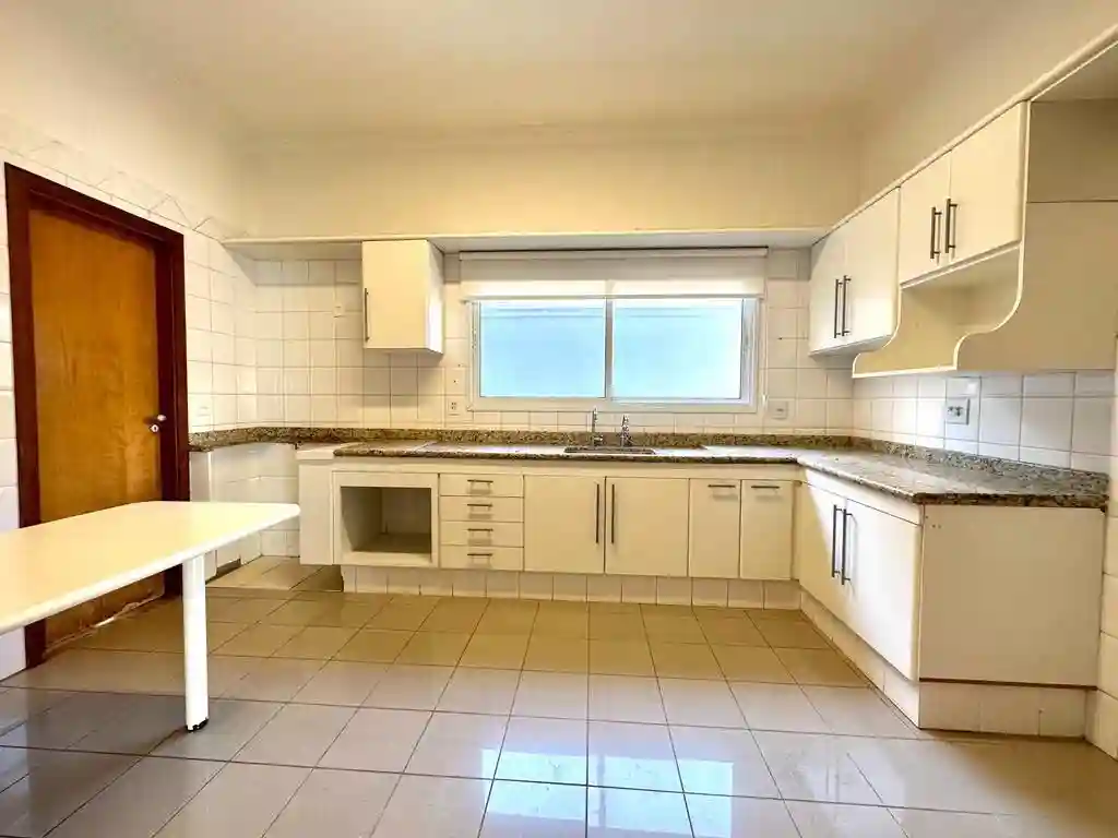 Casa de Condomínio com 3 quartos para aluguel, 320m² — foto 21 de 27