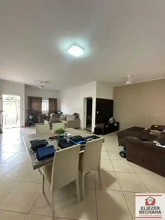 Casa com 3 quartos à venda, 204m² — foto 7 de 21
