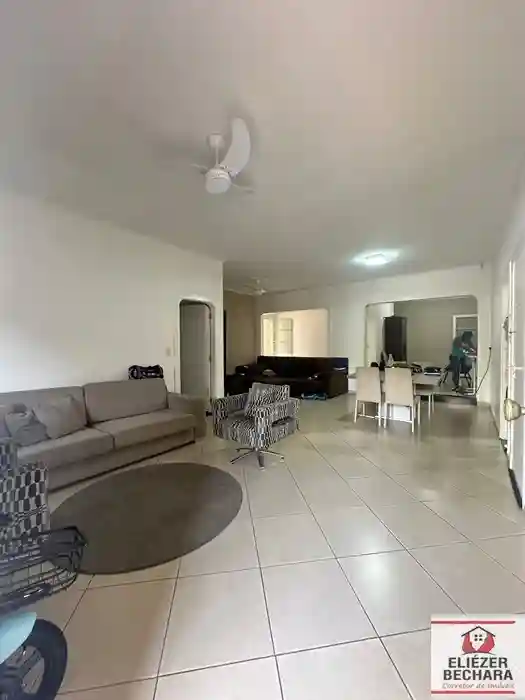 Casa com 3 quartos à venda, 204m² — foto 1 de 21