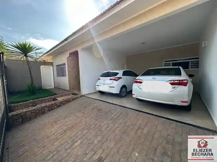 Casa com 3 quartos à venda, 204m² — foto 3 de 21