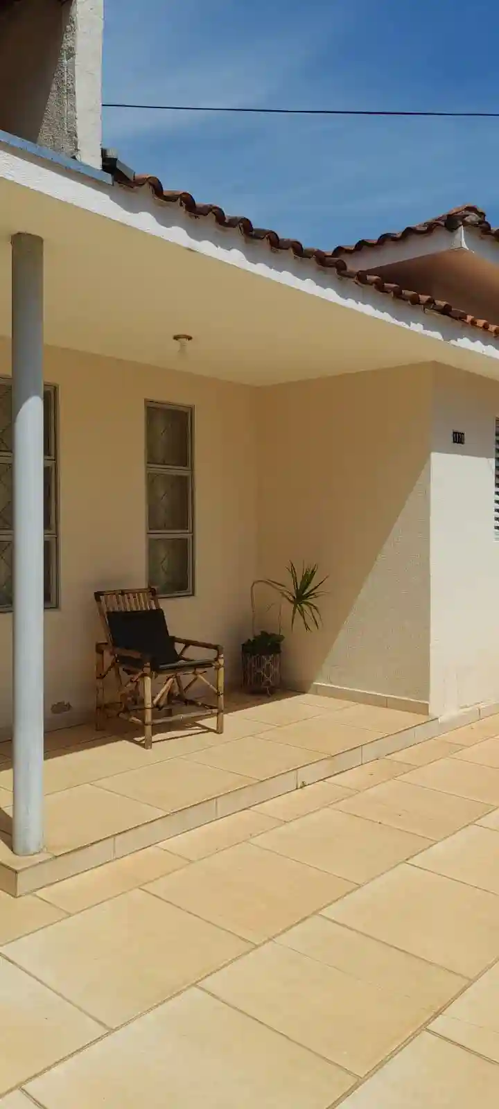 Casa com 3 quartos à venda, 230m² — foto 2 de 33