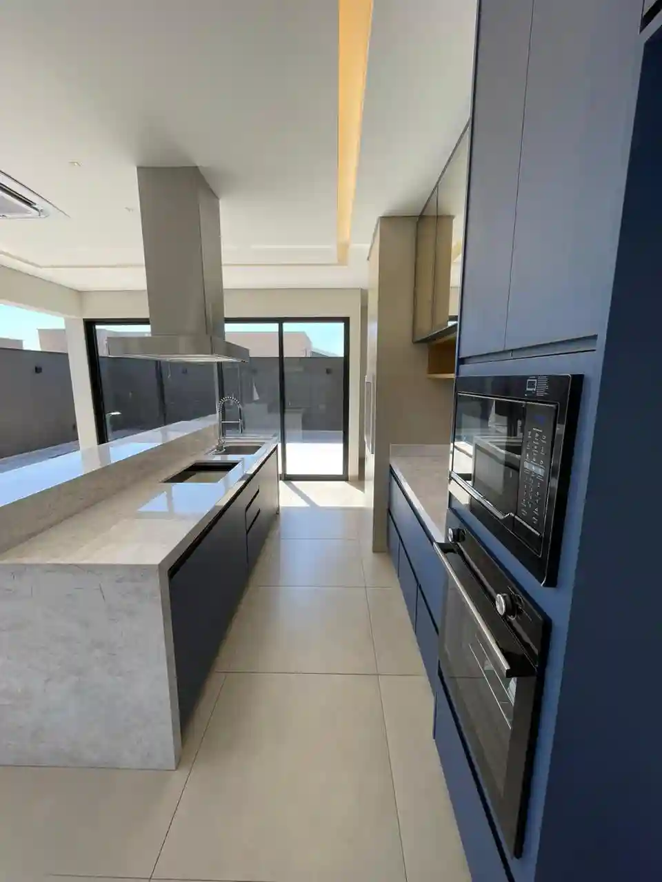 Casa de Condomínio com 3 quartos à venda, 230m² — foto 7 de 42