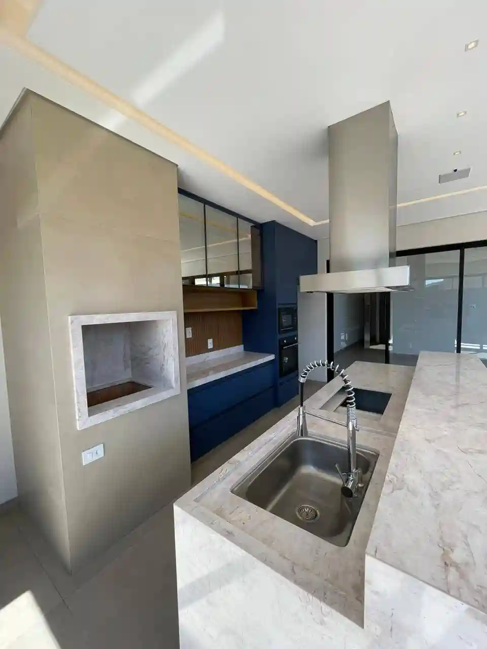 Casa de Condomínio com 3 quartos à venda, 230m² — foto 6 de 42