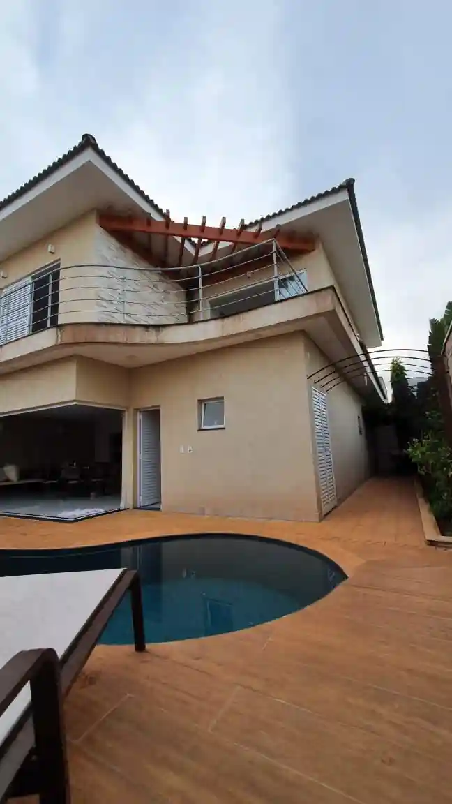 Casa de Condomínio com 4 quartos à venda, 320m² — foto 1 de 7