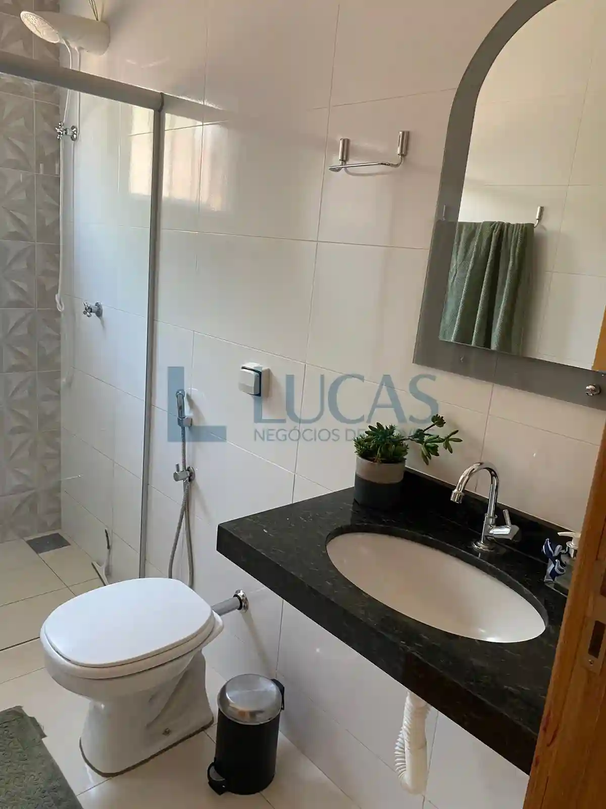 Casa com 2 quartos à venda, 115m² — foto 2 de 13