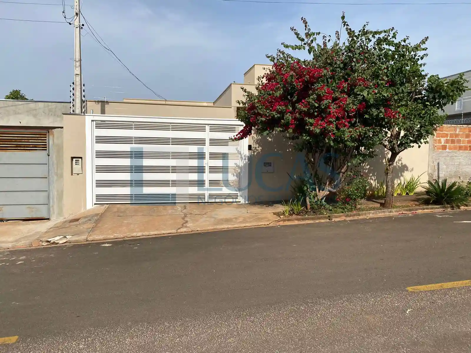 Casa com 2 quartos à venda, 115m² — foto 1 de 13