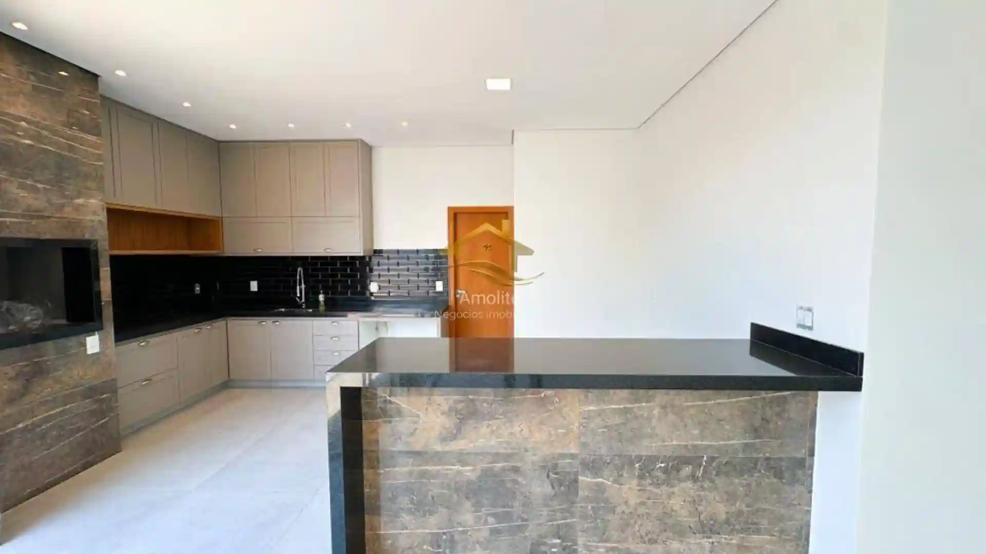 Casa de Condomínio com 4 quartos à venda, 200m² — foto 9 de 22
