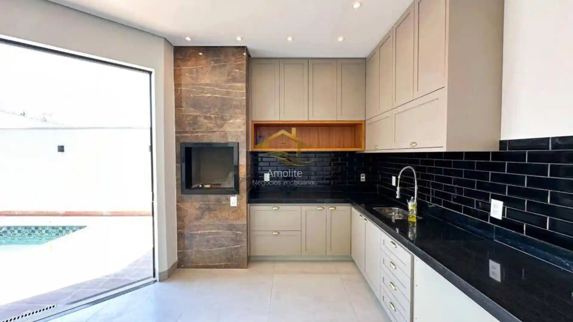Casa de Condomínio com 4 quartos à venda, 200m² — foto 4 de 22