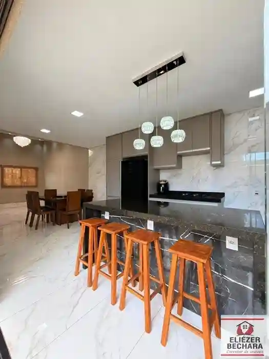 Casa com 3 quartos à venda, 121m² — foto 2 de 42