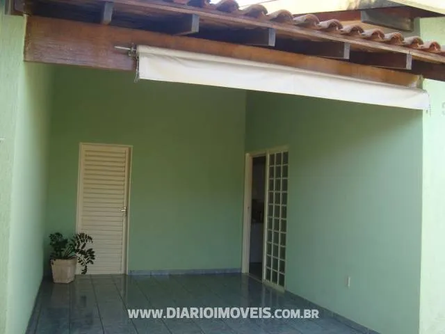 Casa à venda — foto 1 de 3