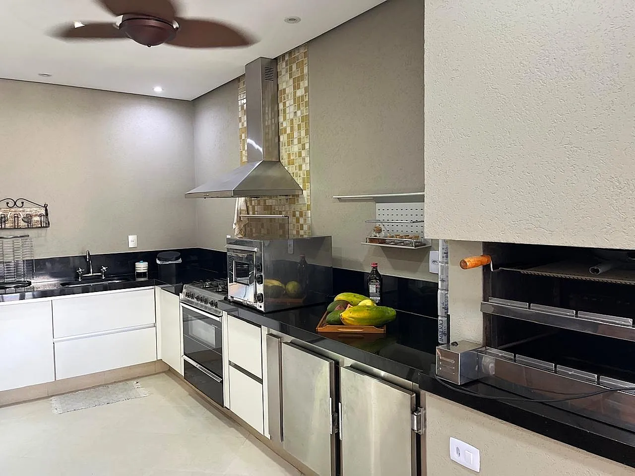 Casa de Condomínio com 3 quartos à venda, 273m² — foto 17 de 19