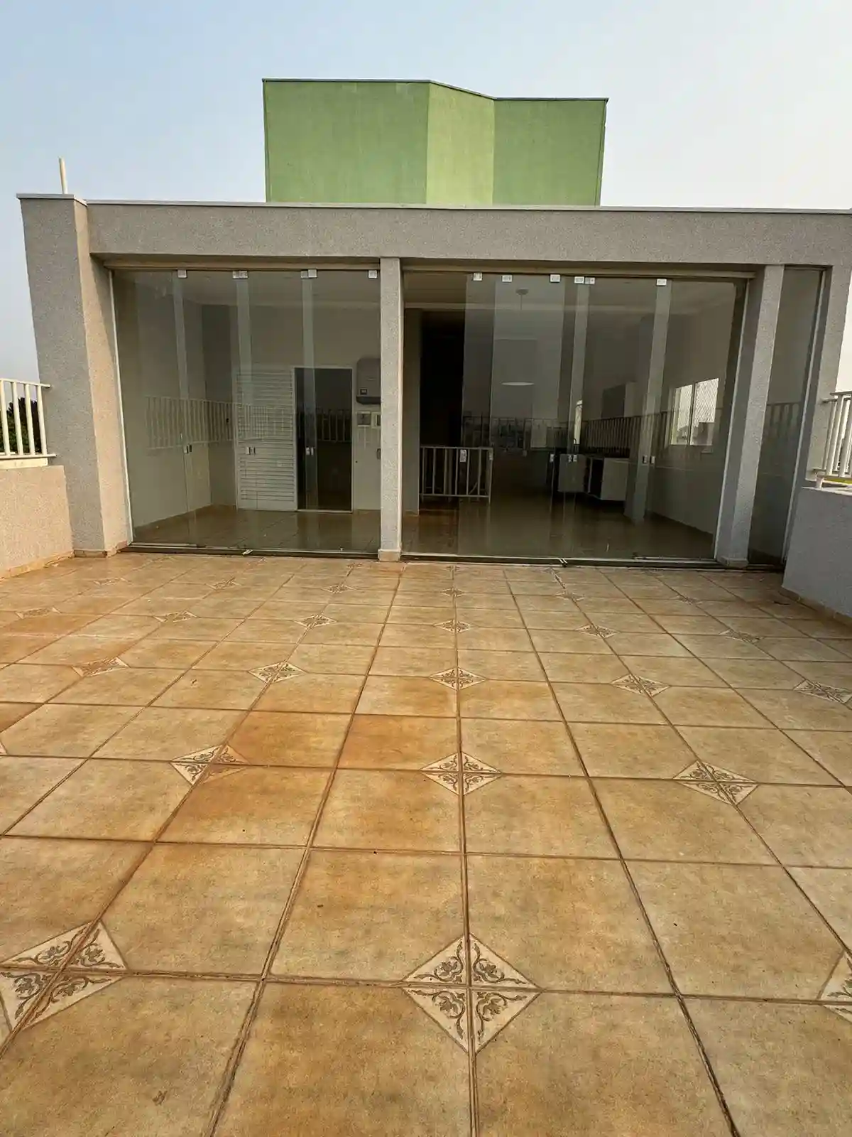 Apartamento com 4 quartos à venda, 200m² — foto 1 de 16