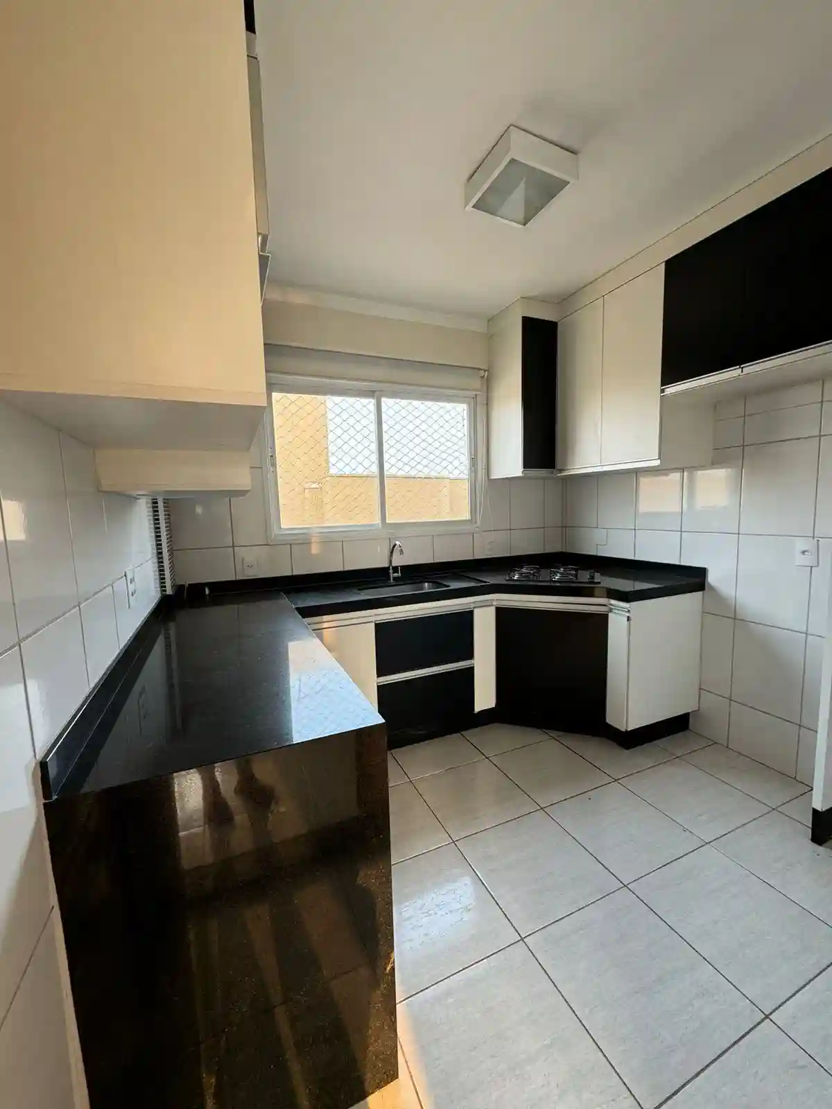Apartamento com 4 quartos à venda, 200m² — foto 2 de 16