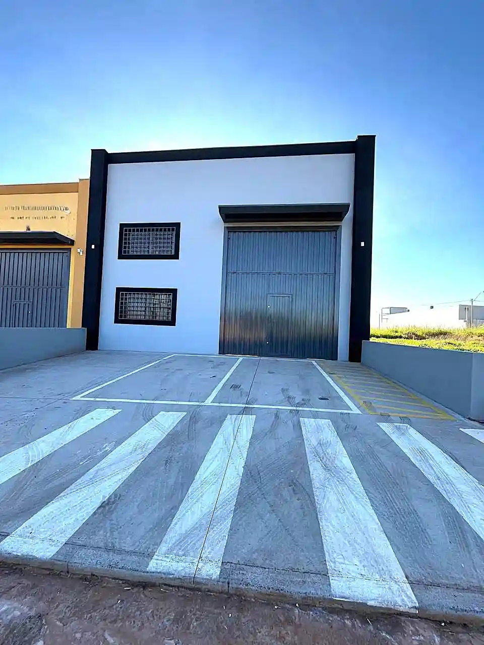 Loja / Salão / Ponto Comercial  para aluguel, 150m² — foto 1 de 14