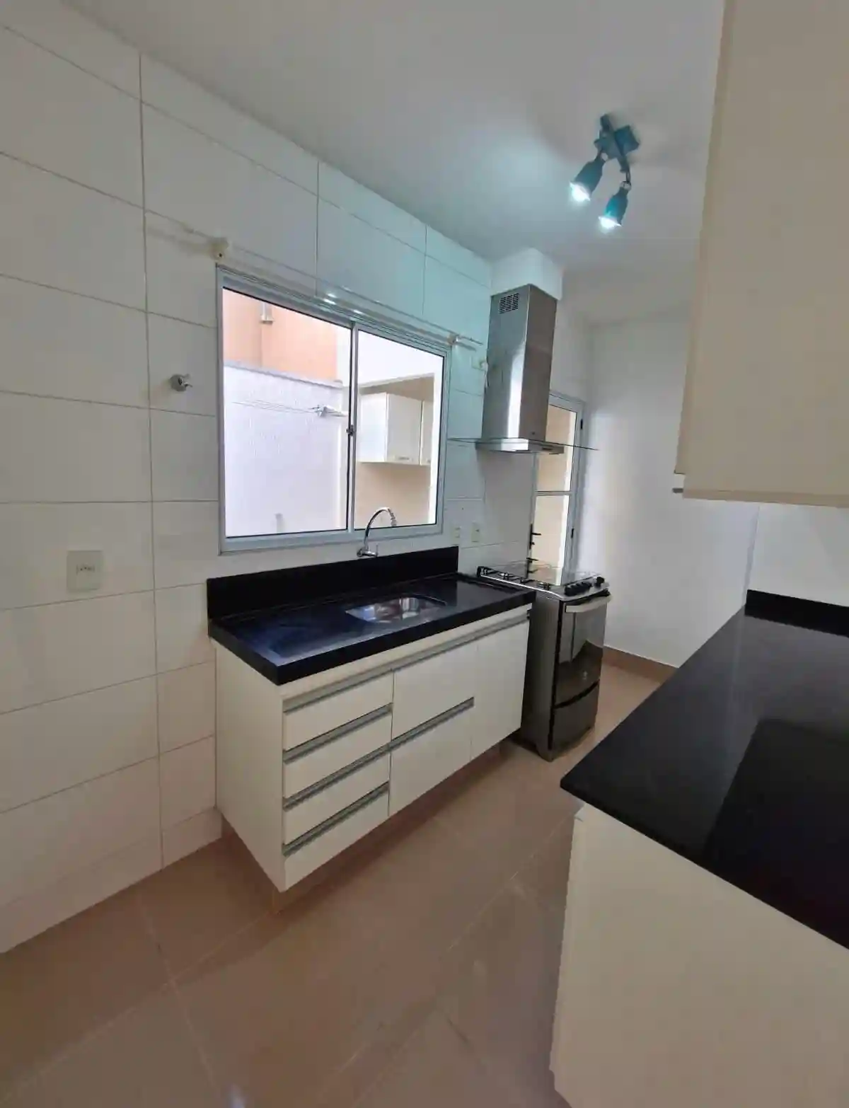 Casa de Condomínio com 3 quartos à venda, 10m² — foto 7 de 18