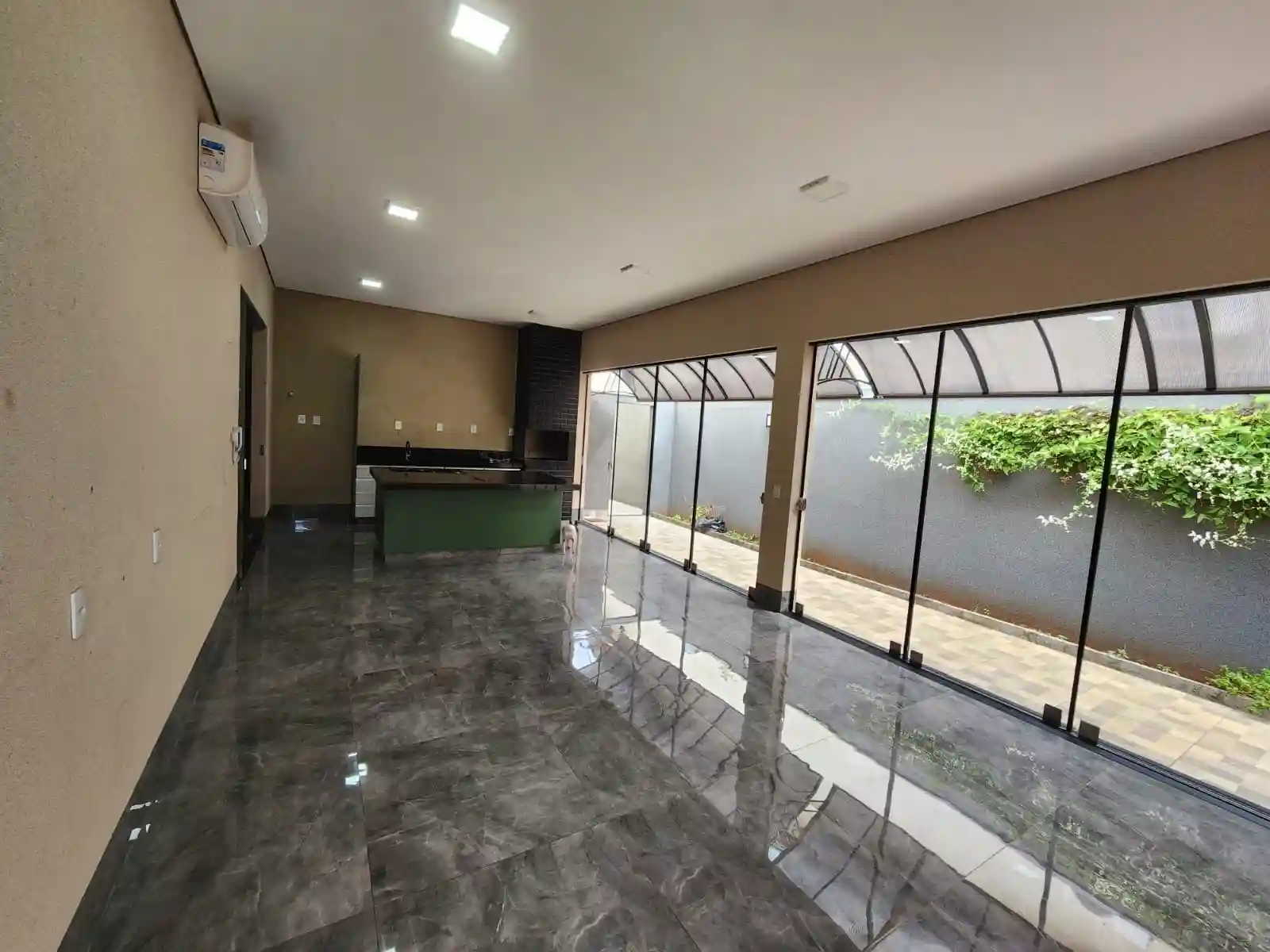 Casa com 4 quartos à venda, 450m² — foto 3 de 16