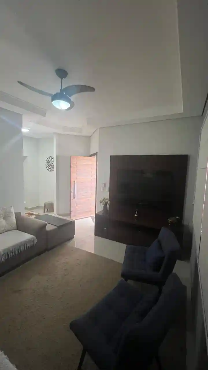 Casa com 3 quartos à venda, 120m² — foto 1 de 10
