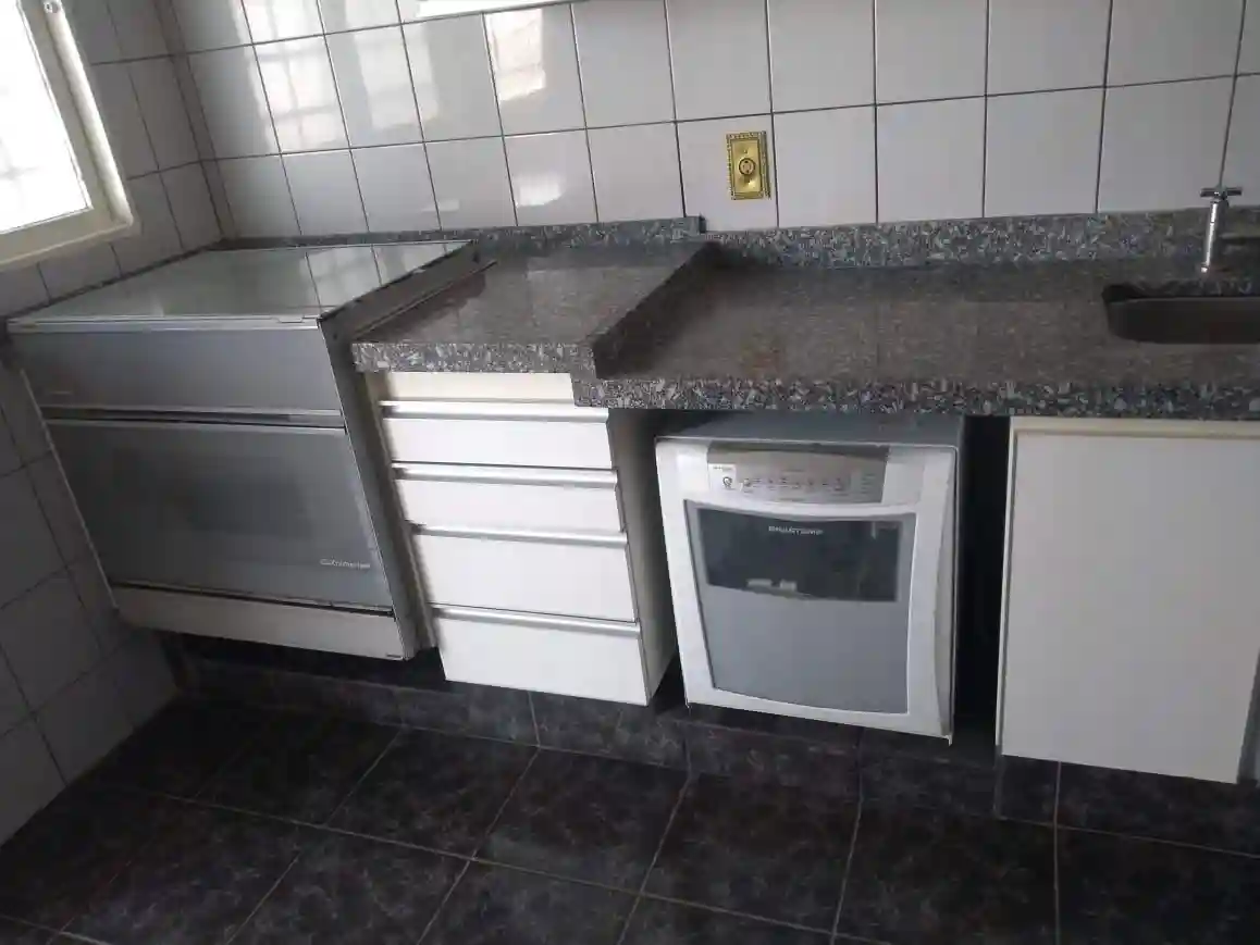 Casa com 4 quartos para aluguel, 576m² — foto 11 de 29