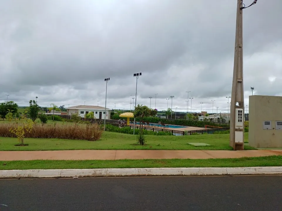 Terreno / Lote / Condomínio  à venda, 253m² — foto 2 de 9
