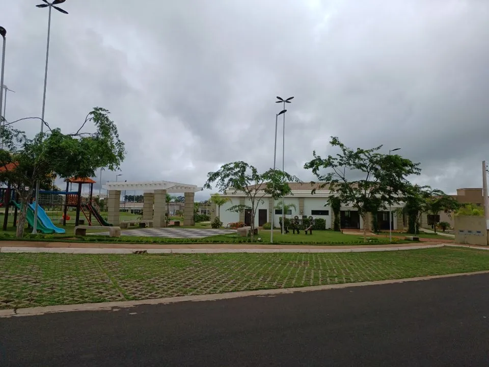Terreno / Lote / Condomínio  à venda, 253m² — foto 3 de 9
