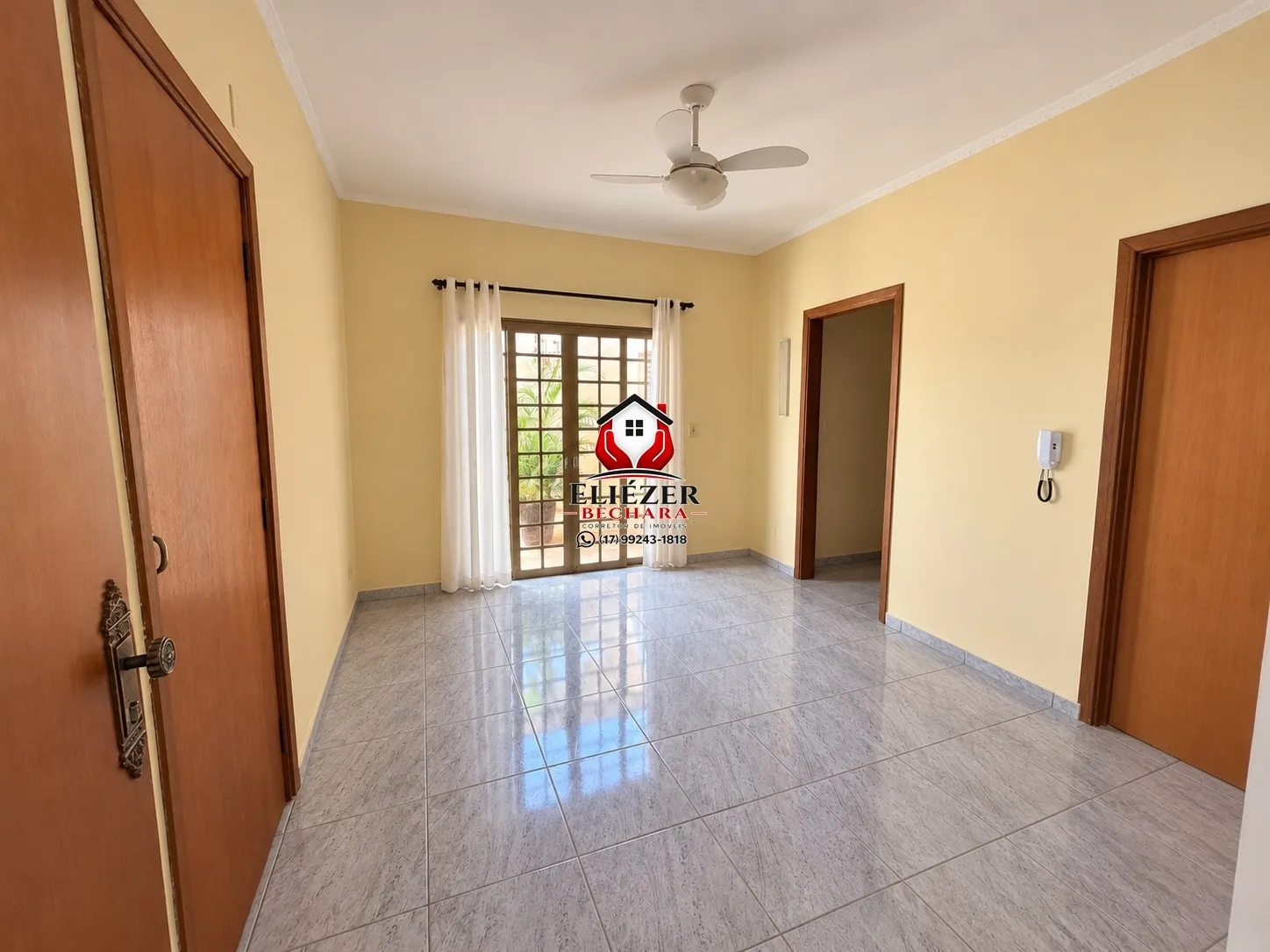 Casa com 3 quartos à venda, 240m² — foto 1 de 15