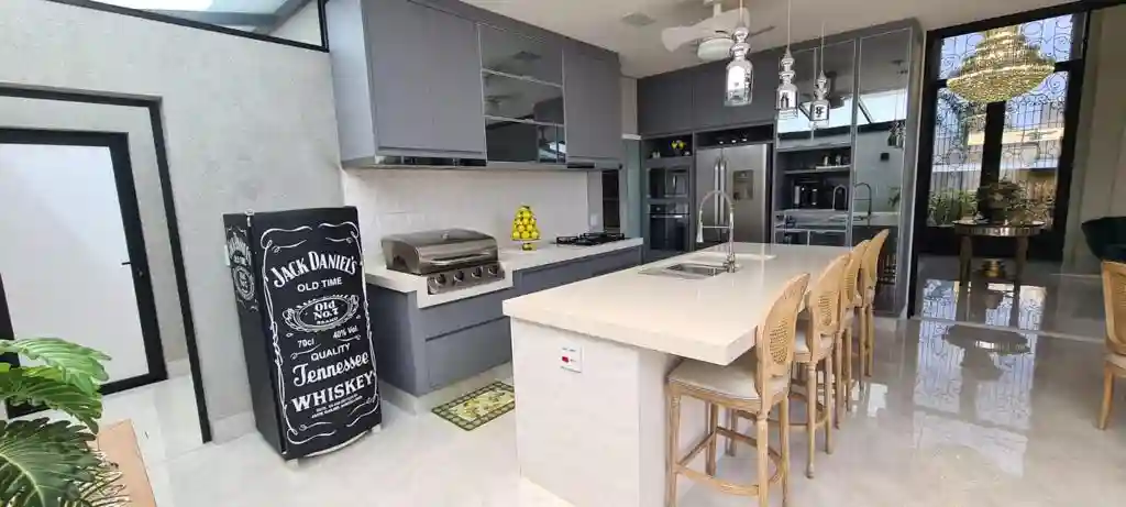 Casa de Condomínio com 4 quartos à venda, 450m² — foto 1 de 9