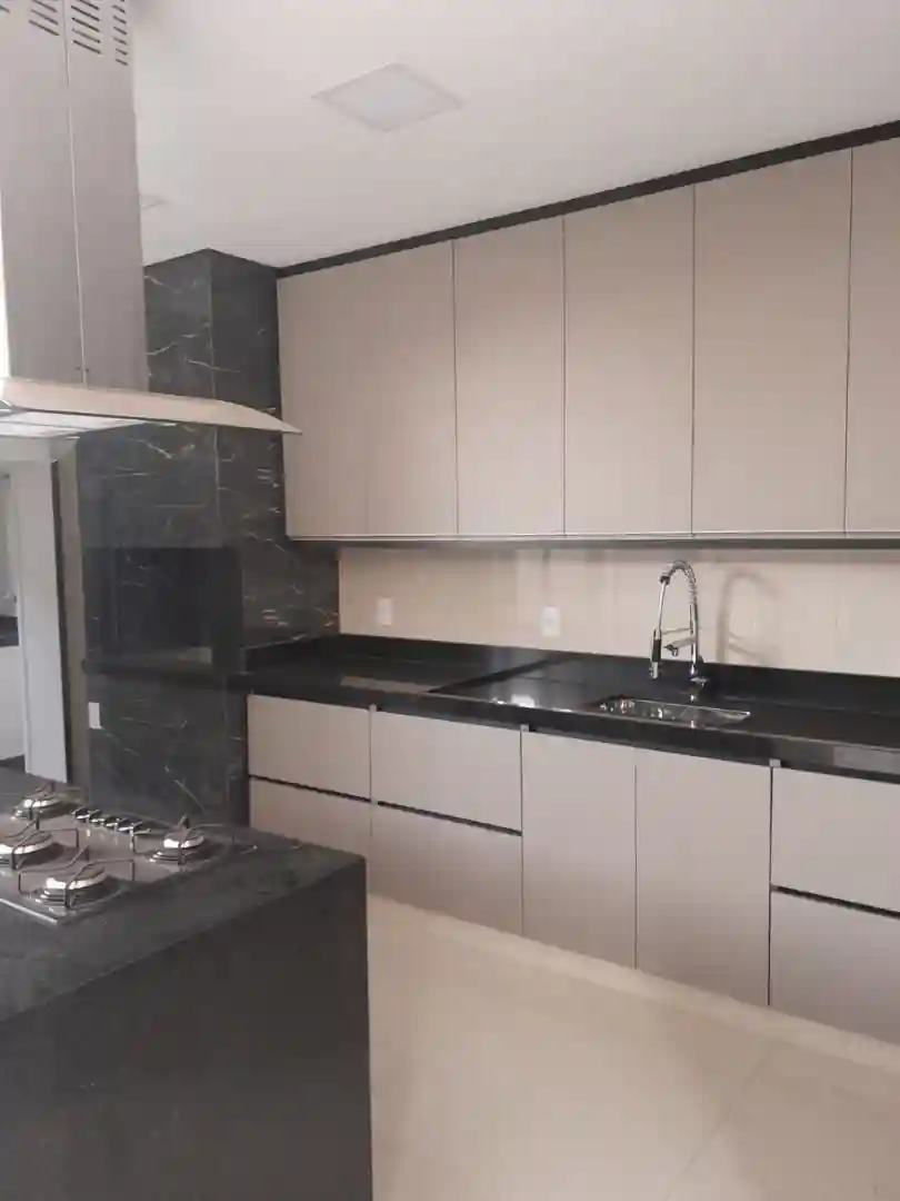 Casa de Condomínio com 3 quartos à venda, 276m² — foto 3 de 9
