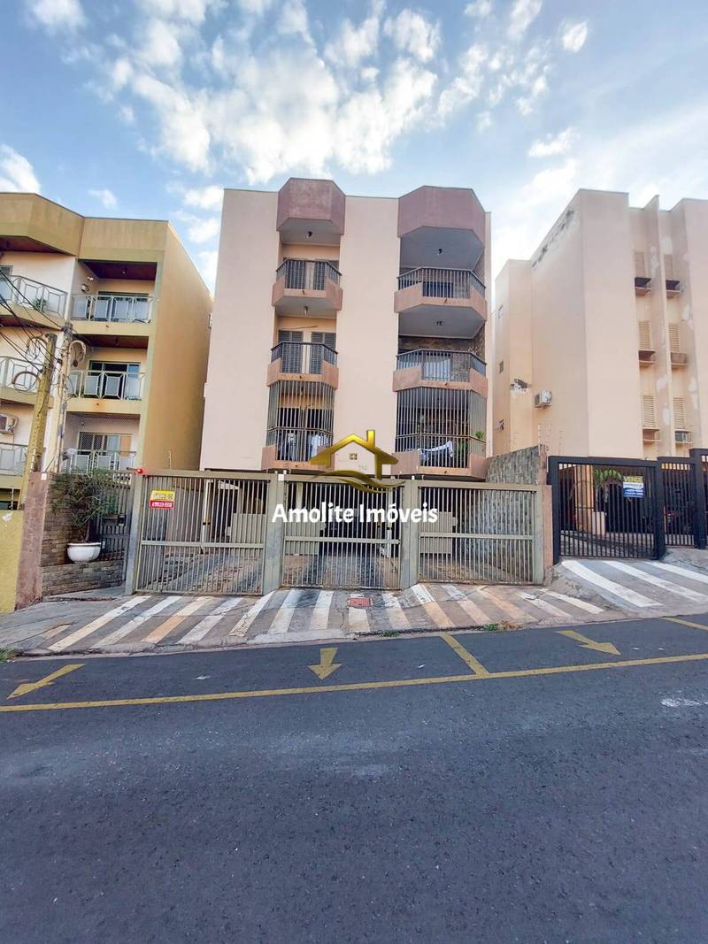 Apartamento com 3 quartos à venda, 100m² — foto 2 de 30