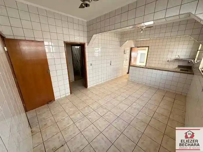 Casa Comercial com 4 quartos à venda, 215m² — foto 6 de 23