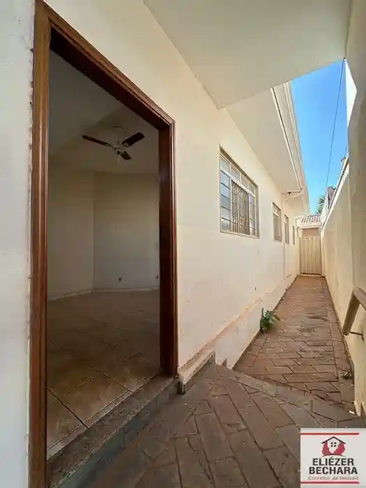 Casa Comercial com 4 quartos à venda, 215m² — foto 3 de 23