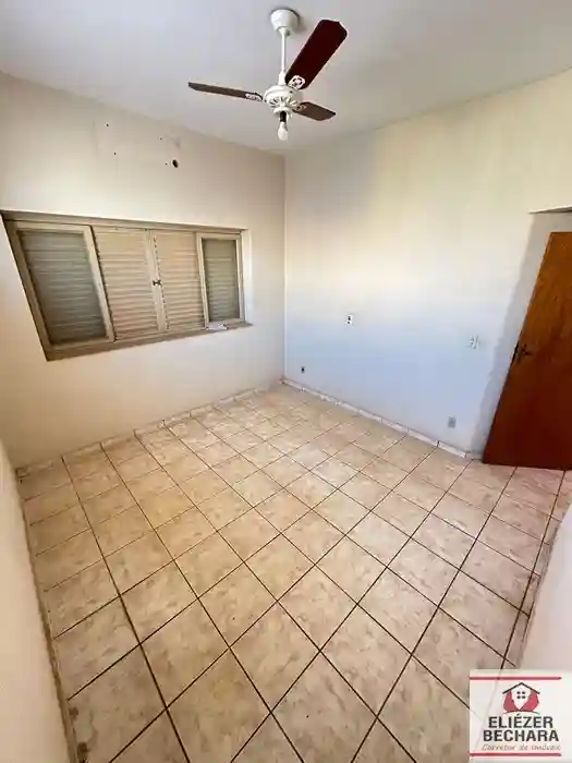 Casa Comercial com 4 quartos à venda, 215m² — foto 4 de 23