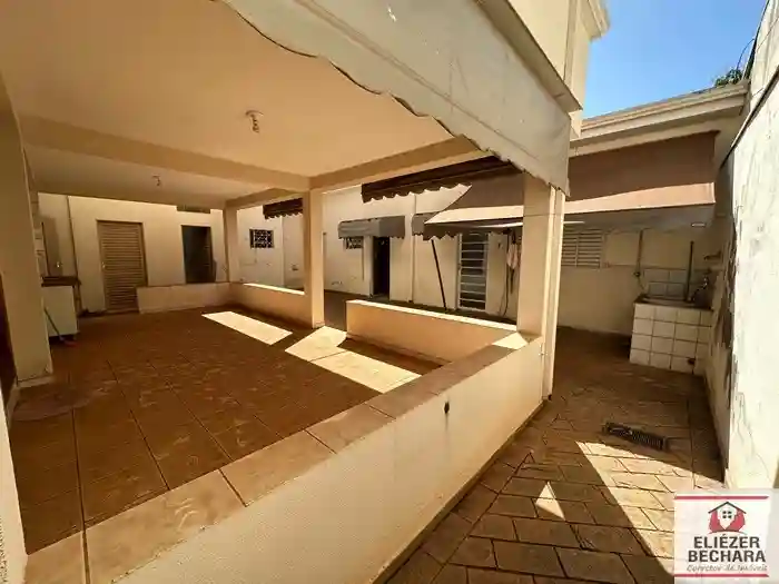 Casa Comercial com 4 quartos à venda, 215m² — foto 11 de 23