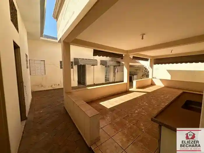 Casa Comercial com 4 quartos à venda, 215m² — foto 12 de 23