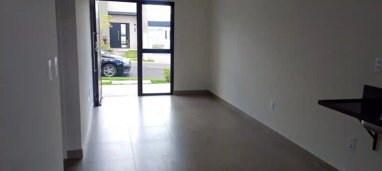 Casa de Condomínio com 3 quartos para aluguel, 200m² — foto 3 de 12