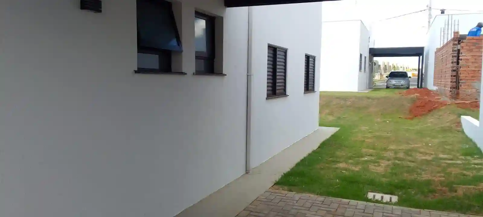 Casa de Condomínio com 3 quartos para aluguel, 200m² — foto 2 de 12