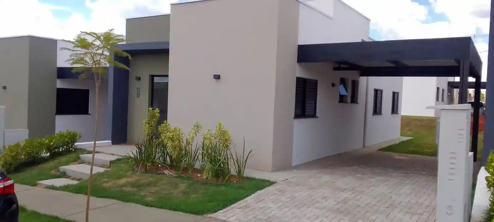 Casa de Condomínio com 3 quartos para aluguel, 200m² — foto 1 de 12