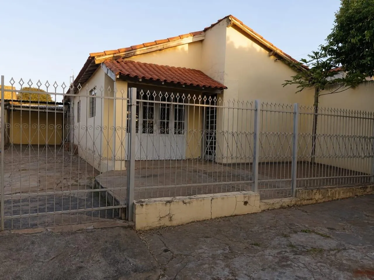 Casa com 3 quartos à venda, 288m² — foto 1 de 20