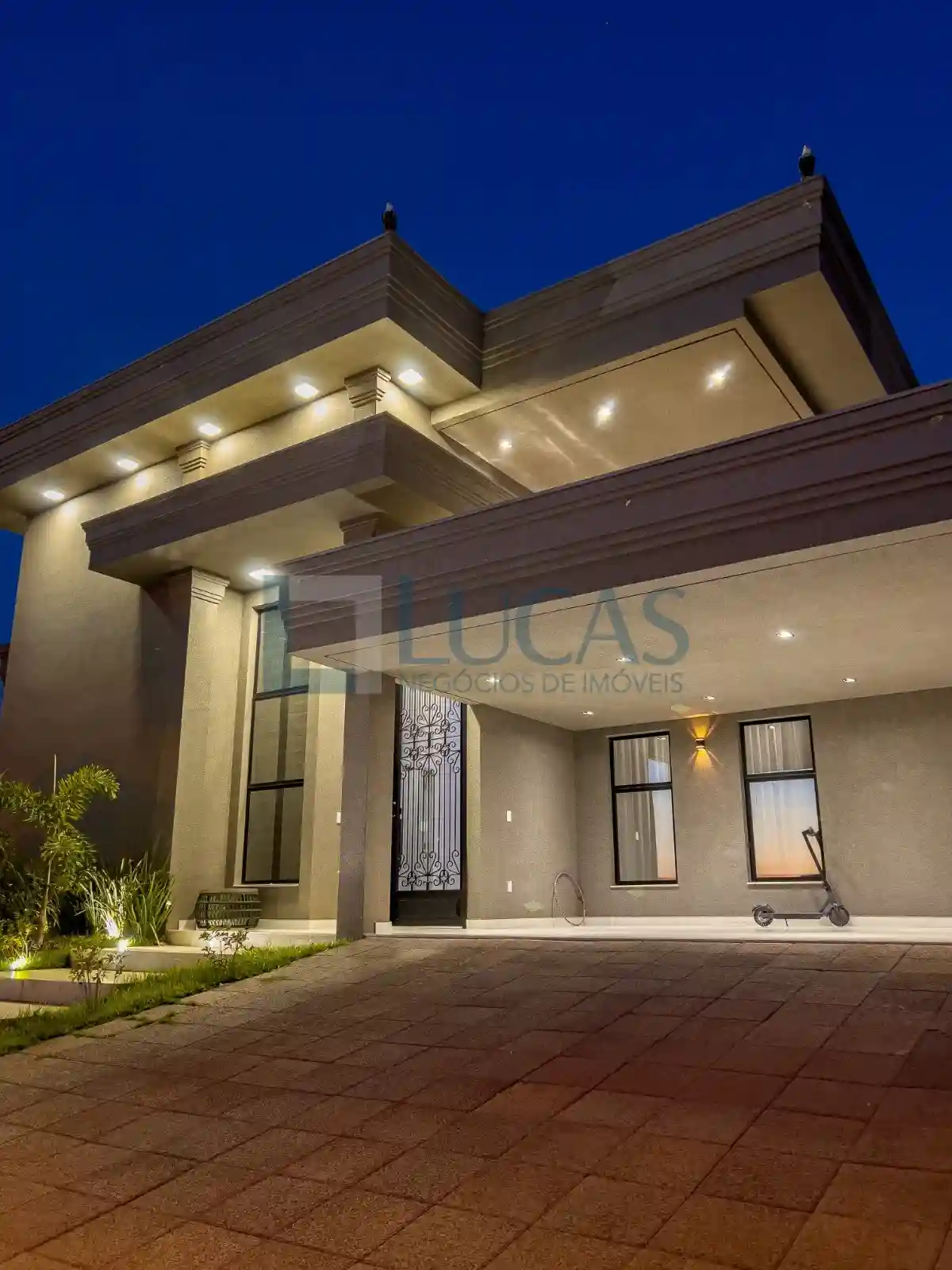 Casa de Condomínio  à venda, 310m² — foto 1 de 35