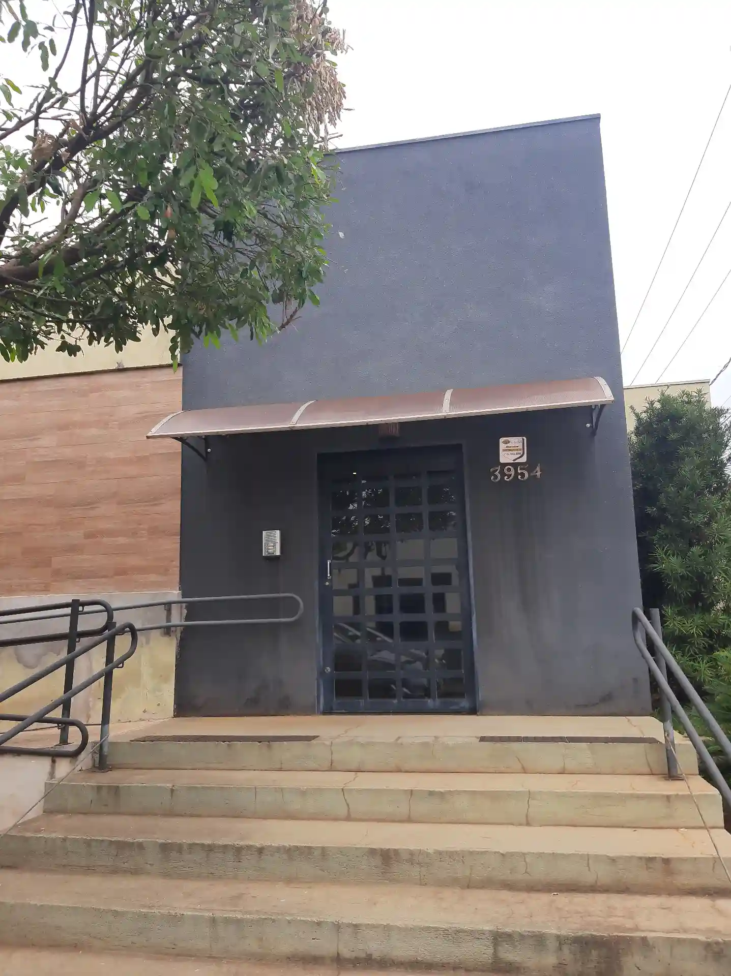 Casa Comercial com 7 quartos à venda, 338m² — foto 1 de 28