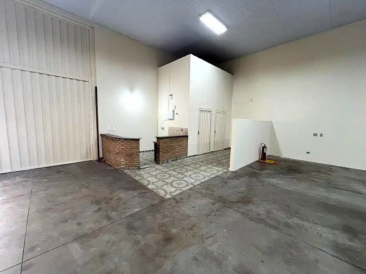 Loja / Salão / Ponto Comercial  para aluguel, 400m² — foto 11 de 17