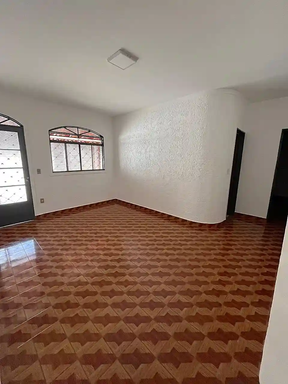 Casa com 4 quartos para aluguel, 300m² — foto 15 de 18