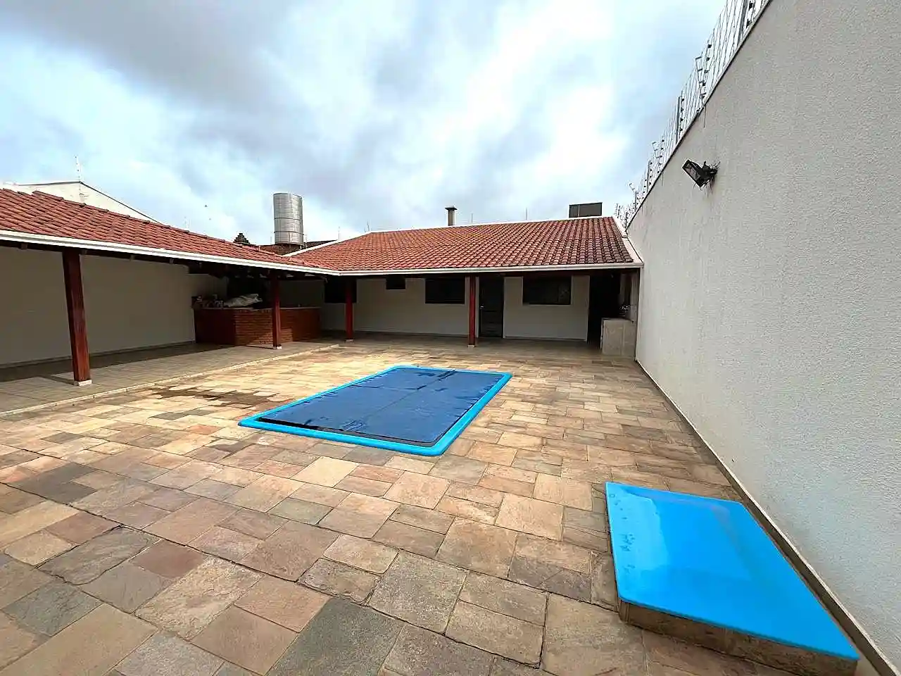 Casa com 4 quartos para aluguel, 300m² — foto 18 de 18