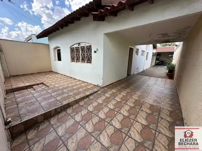 Casa com 3 quartos à venda, 160m² — foto 2 de 19