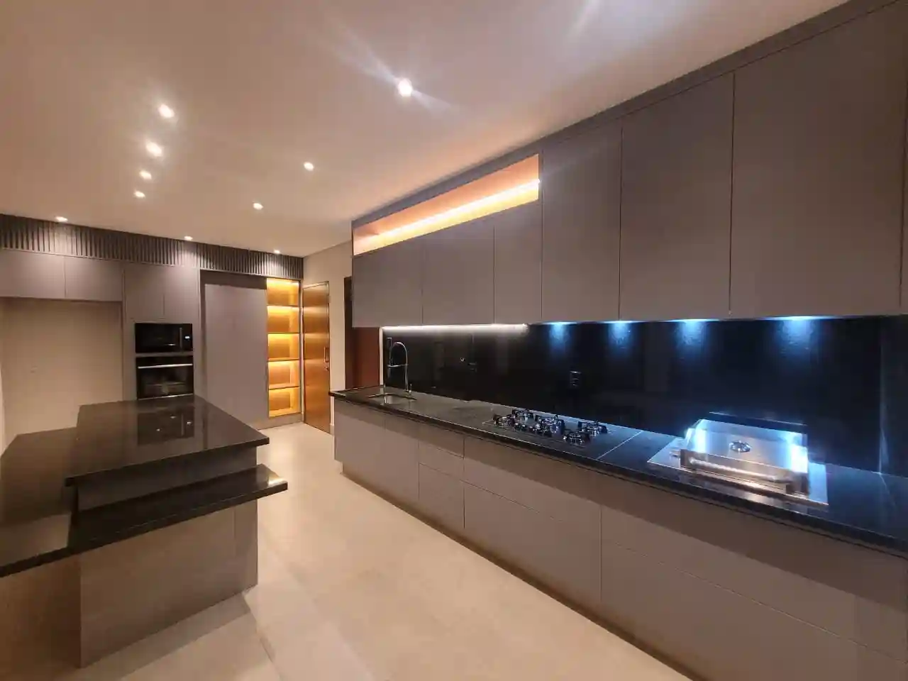 Casa de Condomínio com 3 quartos à venda, 405m² — foto 20 de 29