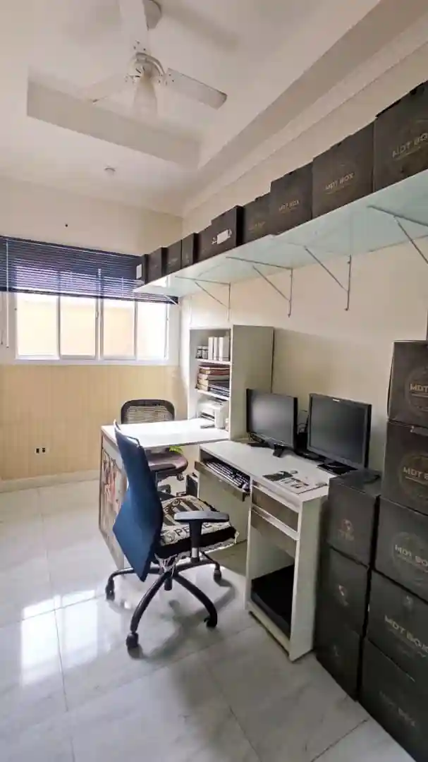 Casa de Condomínio com 4 quartos à venda, 276m² — foto 2 de 10